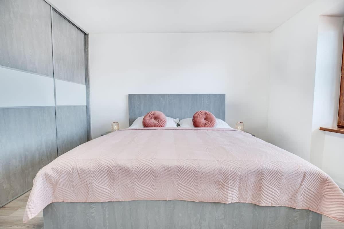 Nitra Castle Suite - Modern Elegance & Serenity Exterior foto